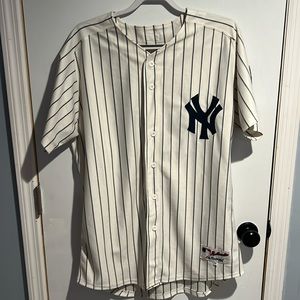 Yankee Jersey Sz 50 2009 Excellent condition
